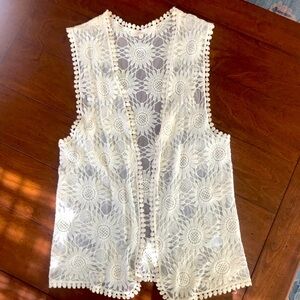 Elegant Cream Lace‎ Vest- Small